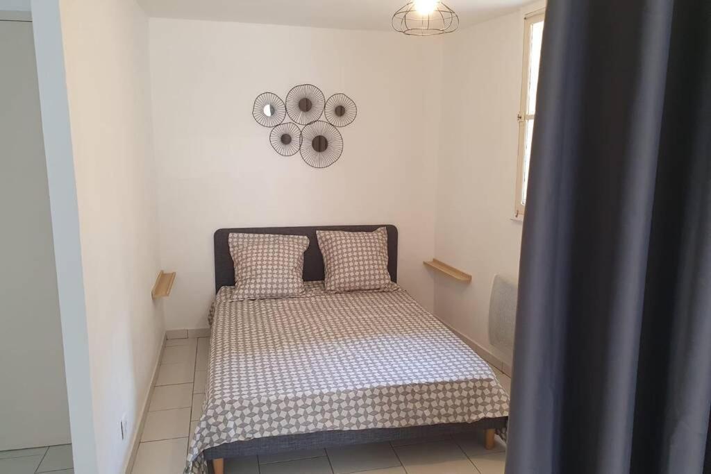 Historical Center Of Appartement Pézenas